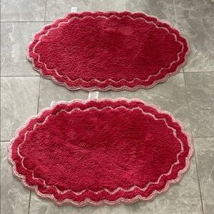 Luxurious Red Bath Mat Set